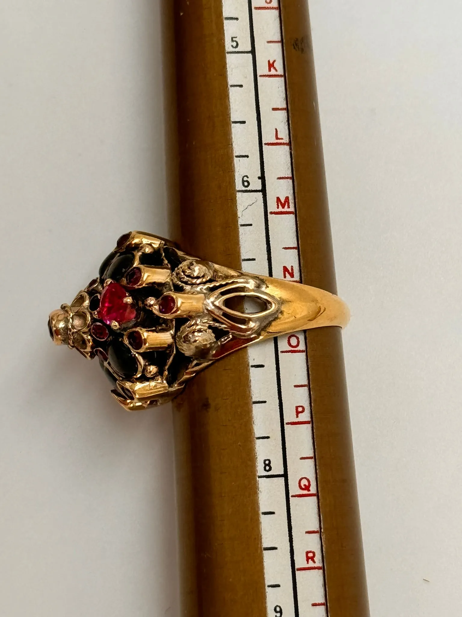 8k yellow gold multi stone ring